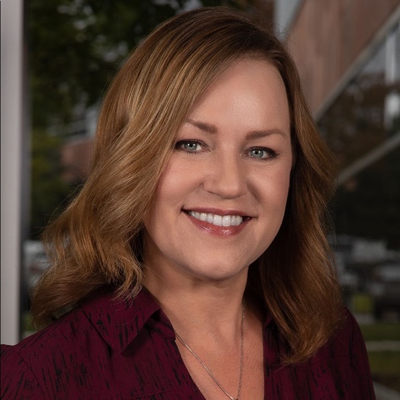 Meet your Posher, Mindy - Picture 1 of 1